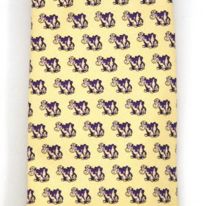 Vineyard Vines tie, yellow closeup